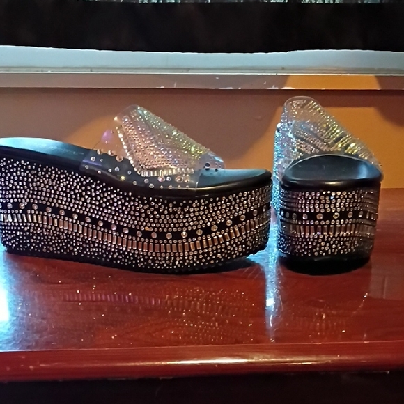 Cape Robbin Shoes - Embellished Black Platform Slide Sandals with Rhinestones